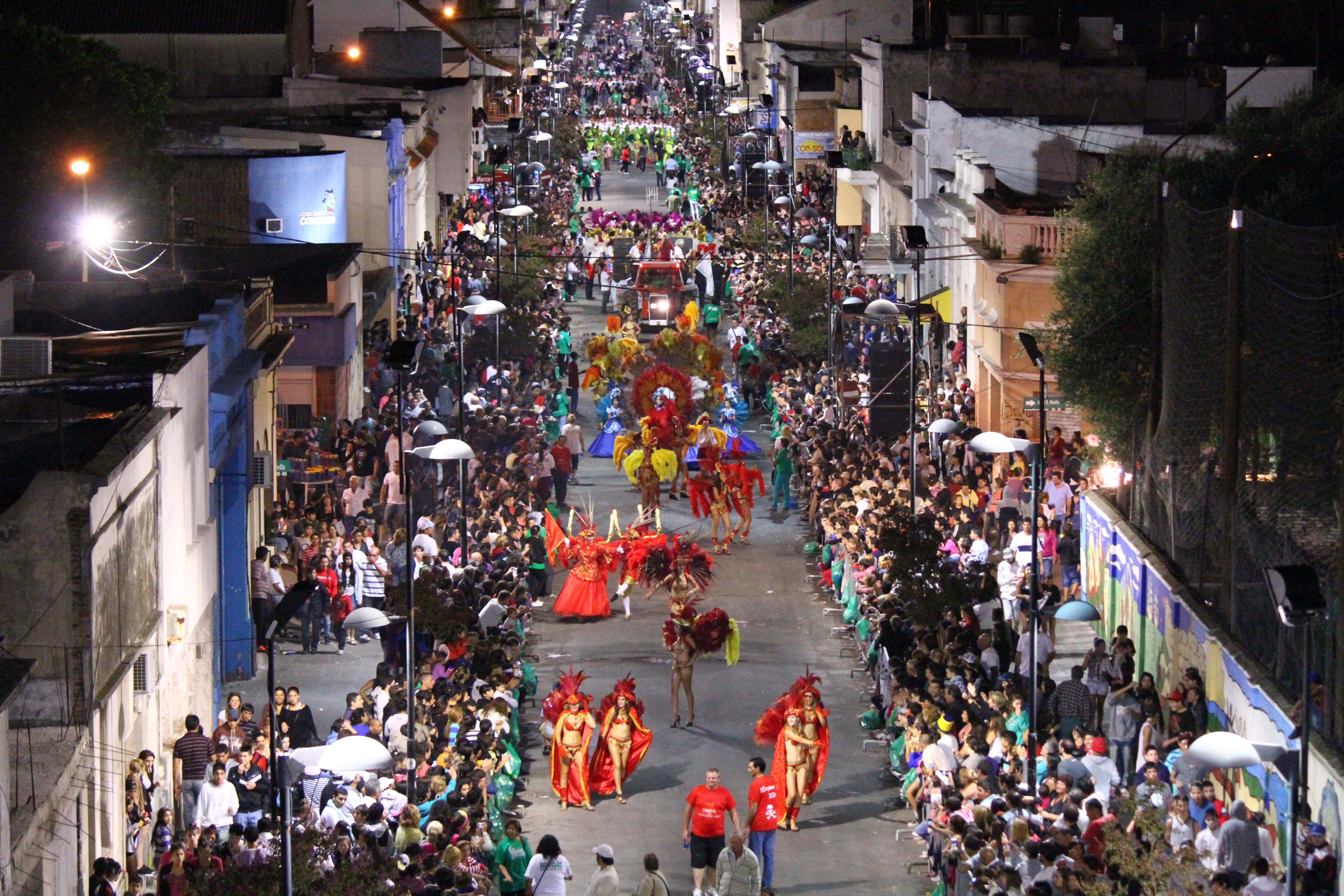 Más de 40 mil personas vivieron la primer noche del Carnaval de la